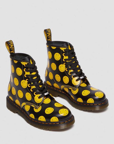 Dr Martens 1460 Smiley® Smooth Leather Women Lace Up Boots Black | USA-793648