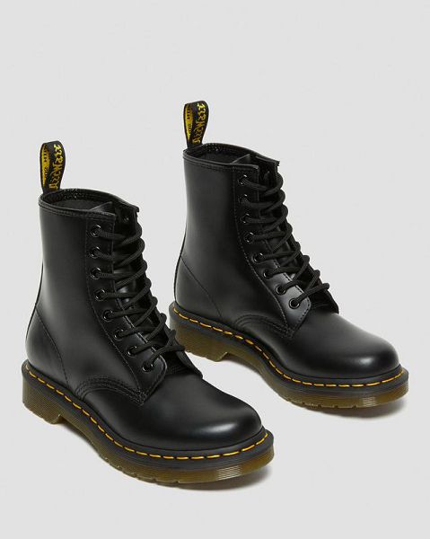 Dr Martens 1460 Smooth Leather Women Lace Up Boots Black | USA-458697