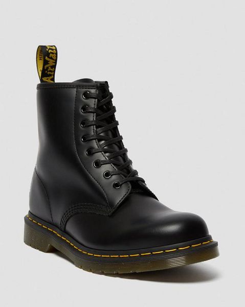 Dr Martens 55 Inch Waxed Flat Shoe Laces Accessories 8-10 EYE Black | USA-692745